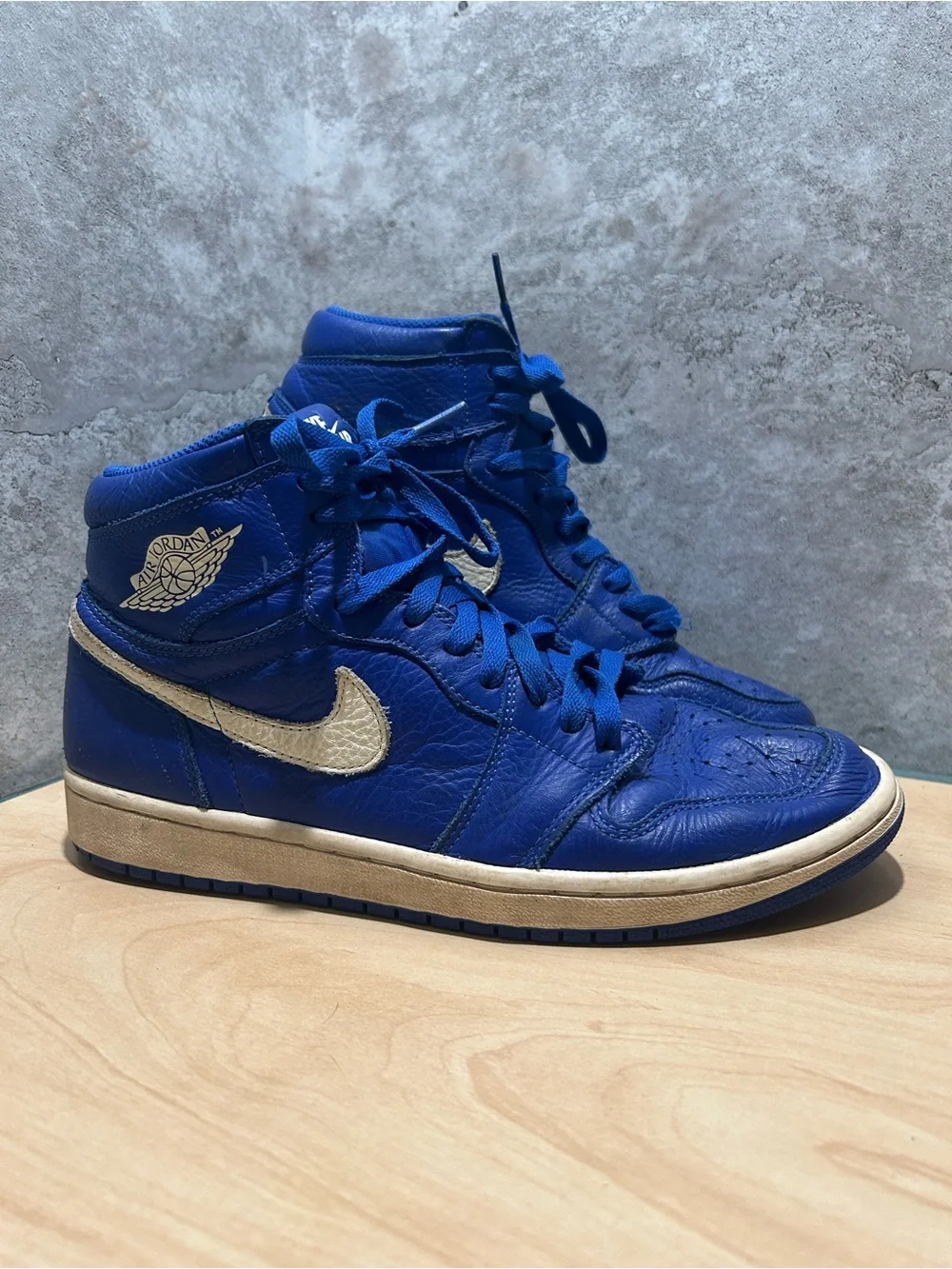 Nike Air Jordan 1 Retro High OG sneakers men’s 9.5